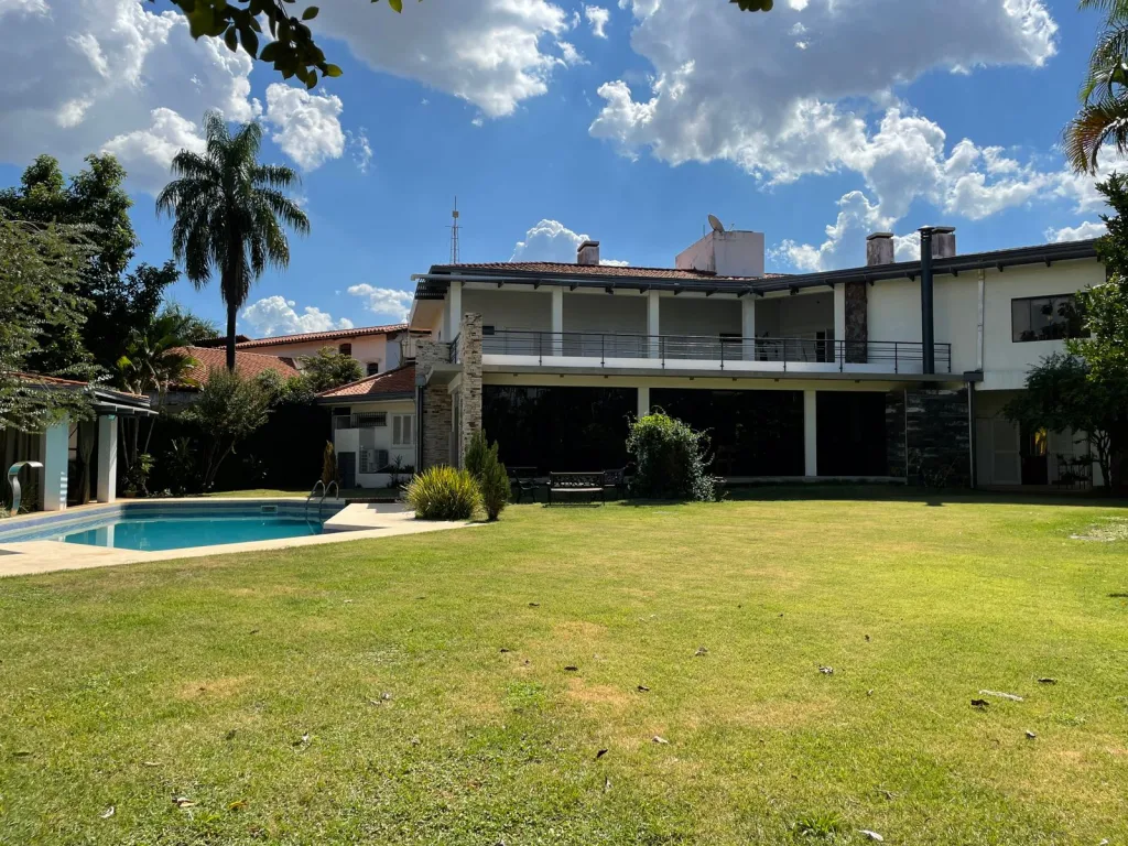 Amplia Residencia a la venta en Mburicao — foto 2