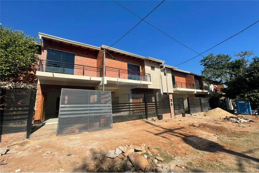 Duplex a estrenar a una cuadra de la Avda. José Felix Bogado en el barrio Obrero. — foto 3