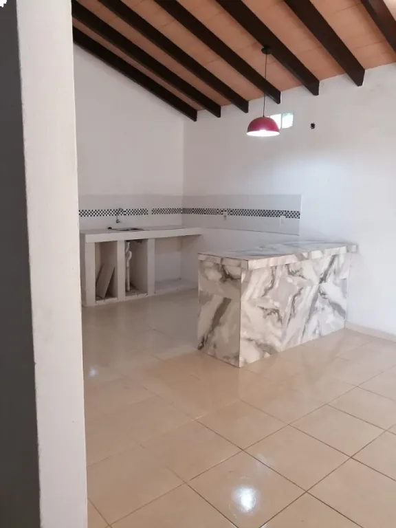 Vendo Amplia Casa en Ñemby — foto 3