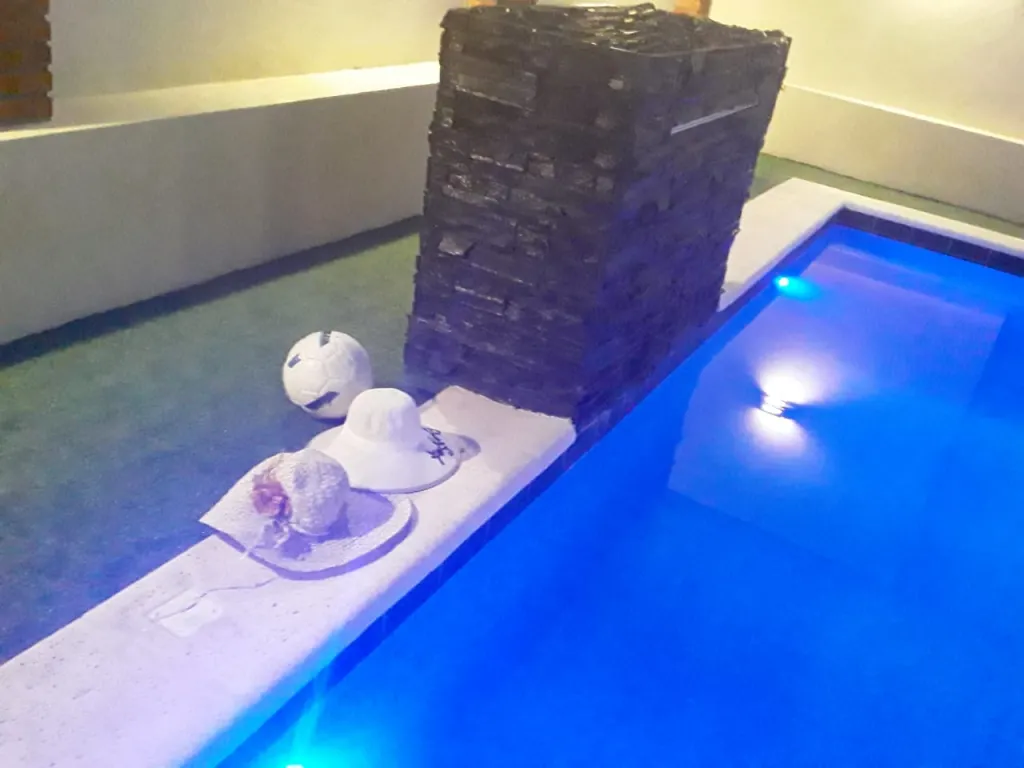 VENDO HERMOSA CASA CON PISCINA EN VILLA ELISA! Cercanias del hospital — foto 3