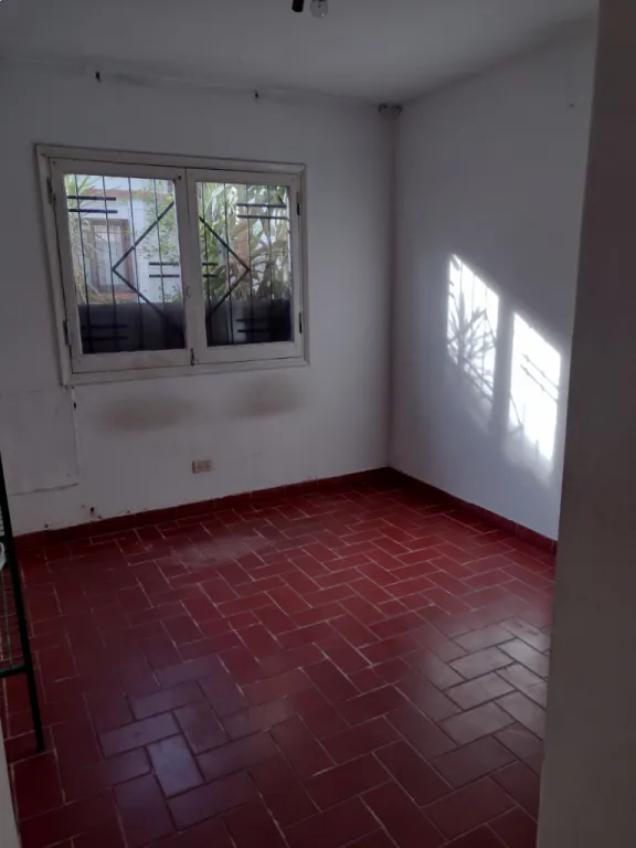 420.000.000 DEPARTAMENTO 80 M2 (SAJONIA) 1 CUADRA DE AV. C.A.LOPEZ — foto 2