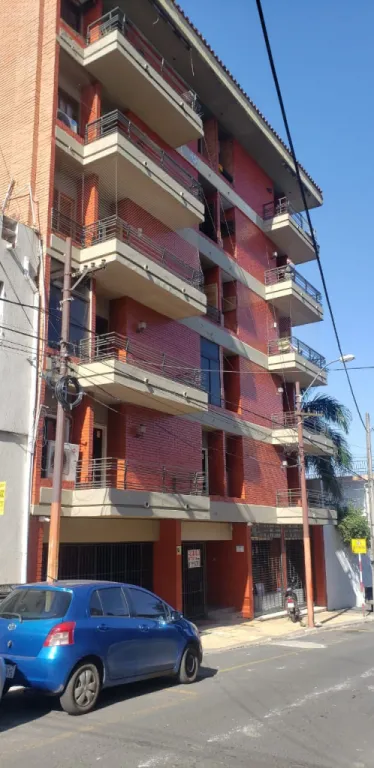 Frente al COLEGIO INTERNACIONAL y a pasos de la ANDE sobre Rio de Janeiro — foto 2