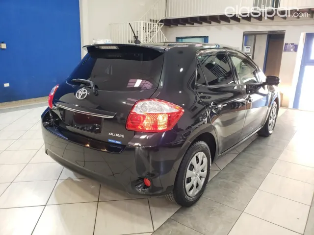Toyota Auris 2010 — foto 6