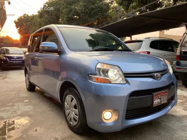 Toyota Sienta 2012 — foto 6