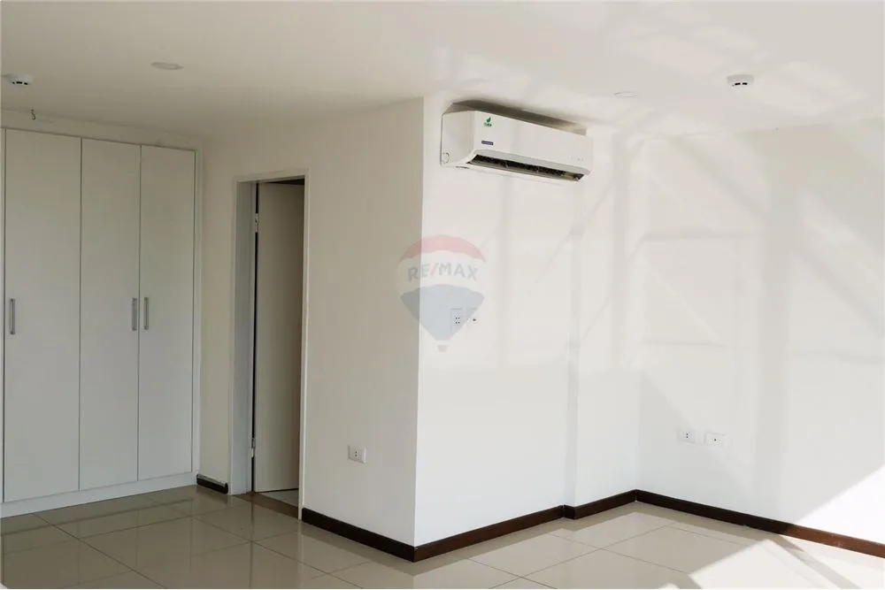 Alquilo Departamento tipo Duplex de 1 dormitorio en Edificio Robelini — foto 2