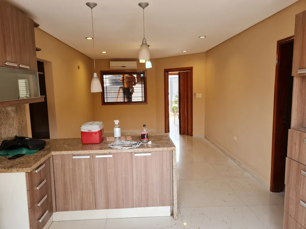VENDO HERMOSA Y AMPLIA RESIDENCIA ZONA YACHT — foto 3