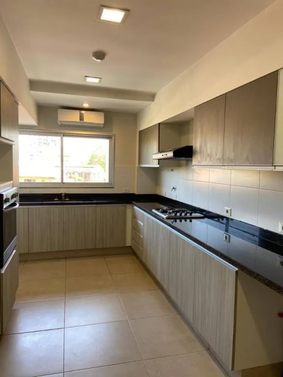 Alquilo Lujoso Departamento en Barrio Recoleta — foto 2