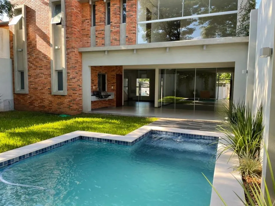 VENDO RESIDENCIA A ESTRENAR EN ASUNCION BARRIO MBURUCUYA COD 3415 — foto 2