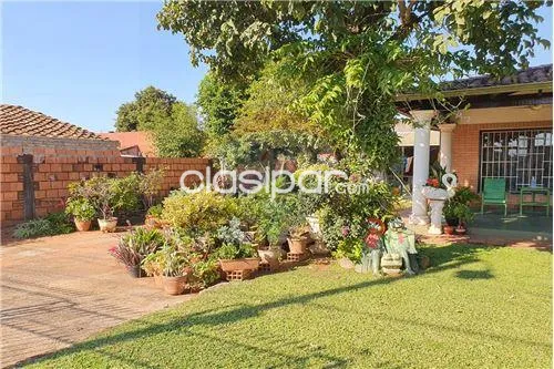 CASA EN SAN LORENZO C HERMOSO PATIO — foto 3