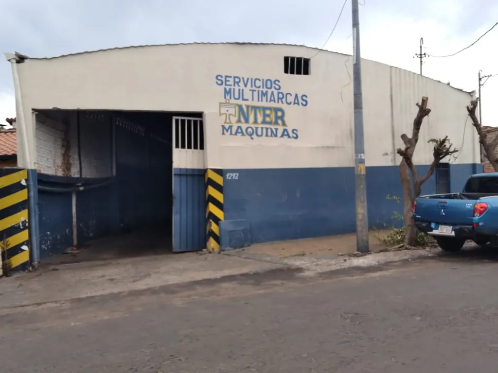 VENDO TINGLADO ESPECIAL PARA TALLER O DEPOSITO CERCA DE LA TERMINAL DE OMNIBUS — foto 2