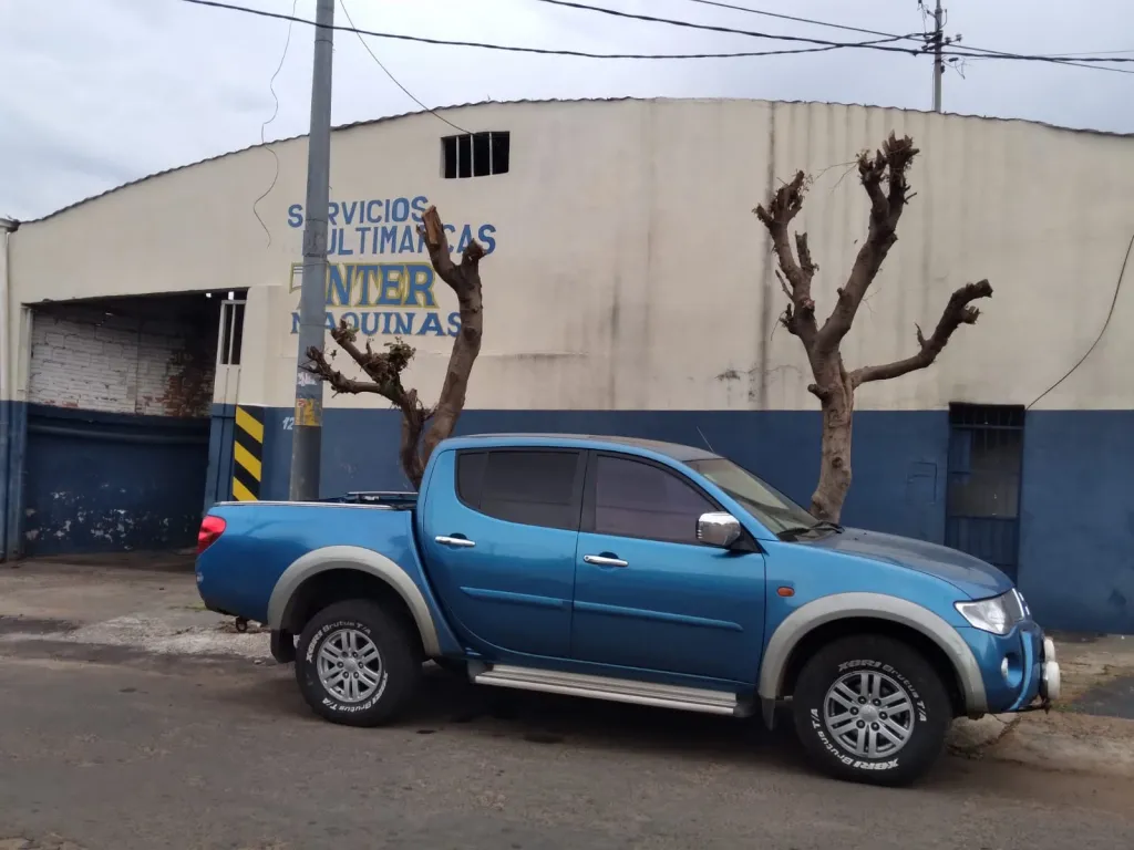 VENDO TINGLADO ESPECIAL PARA TALLER O DEPOSITO CERCA DE LA TERMINAL DE OMNIBUS — foto 3