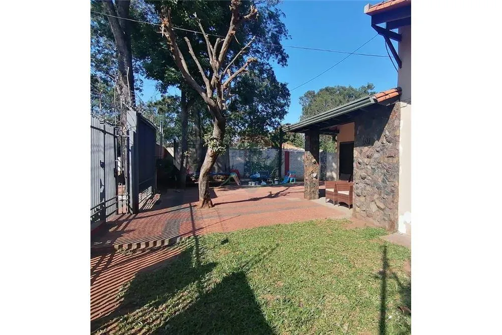 VENDO CASA EN Bo. SAN ISIDRO-CENTRO DE SAN LORENZO — foto 3