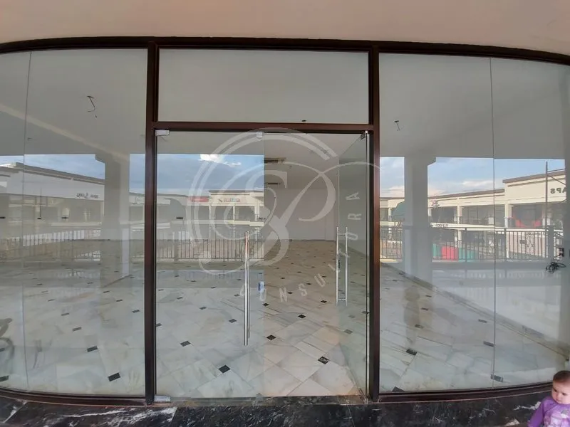 SALAS COMERCIALES EN ZONA ESTRATEGICA DE CIUDAD DEL ESTE — foto 3