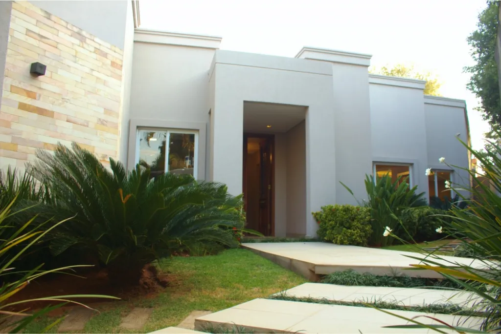 VENDO AMPLIA RESIDENCIA EN LAMBARE — foto 2