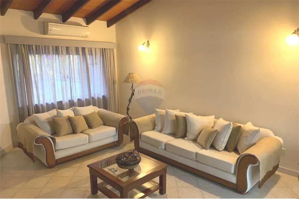 EN VENTA HERMOSA RESIDENCIA AMOBLADA EN Bo. HIPÓDROMO, ASUNCION — foto 2