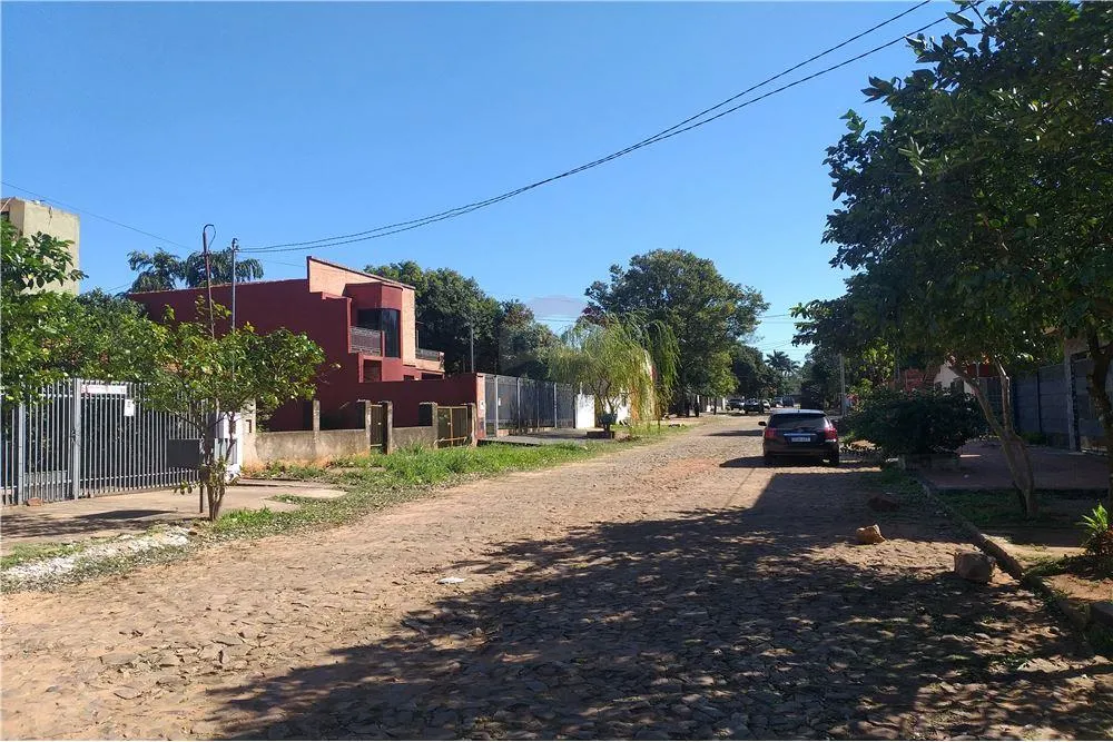 VENDO CASA CON SALON COMERCIAL ZONA LEOPARDI! — foto 2