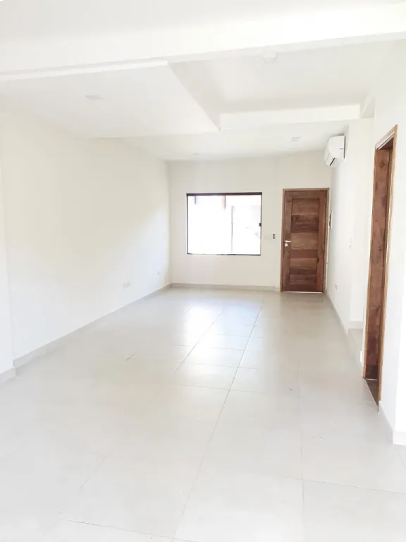 EN VENTA LUJOSO DUPLEX ZONA LAMBARE — foto 2