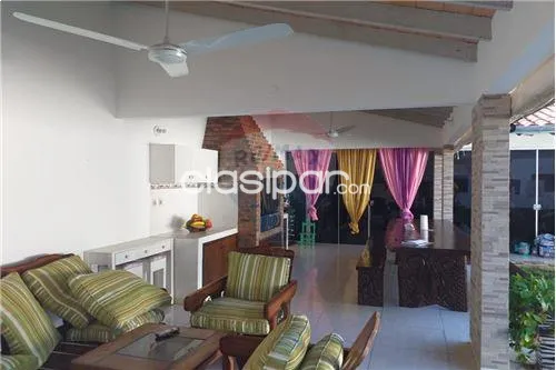 Casa con 7 dorm. en Loma Pyta Asuncion — foto 3