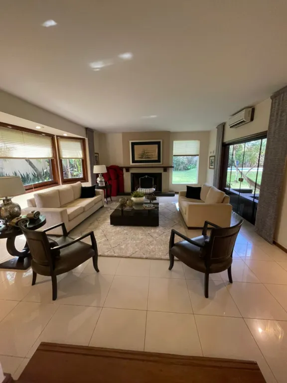 LA GAELRIA YKUA SATÍ: 1.475M2 – RESIDENCIA PREMIUM, 4 DORMIT, AMPLIO JARDÍN. — foto 3