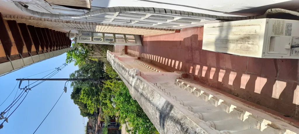 Dueño vende hermosa casa de dos pisos en esquina — foto 3