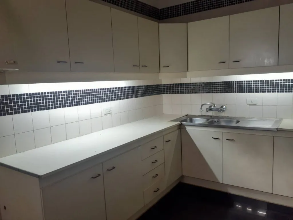 CASA EN VENTA EN BARRIO RECOLETA SOBRE CHARLES DE GAULLE — foto 2