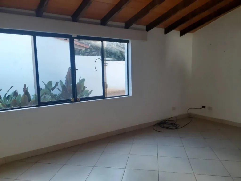 CASA EN VENTA EN BARRIO RECOLETA SOBRE CHARLES DE GAULLE — foto 3