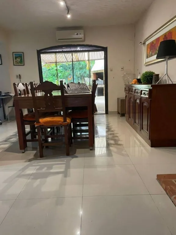 Vendo amplia vivienda familiar en el Barrio Villa Aurelia — foto 2
