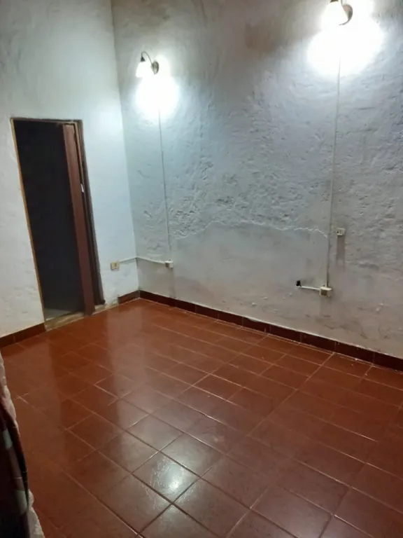 Alquilo una casa en esquina en Fdo zona Norte!!! A dos cuadras de Mcal lopez — foto 2