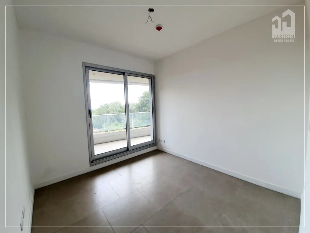 VENTA DE LUJOSO DEPARTAMENTO EN EL EDIFICIO PALACIO DE LOS PATOS — foto 3