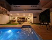 EN VENTA HERMOSA RESIDENCIAL ZONA CONMEBOL