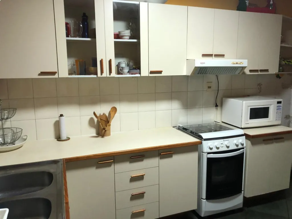 Se vende amplio dpto. de 3 dorm. en Villa Morra — foto 3