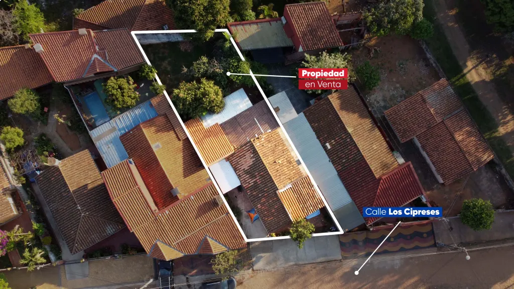 Chalet en Venta a Refaccionar ¡A pasos del Centro de Luque! — foto 3
