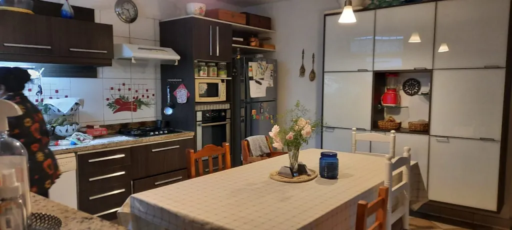Vendo Hermosa casa de 200 m2 construido sobre Alberdi c ygatimi Asunción — foto 2