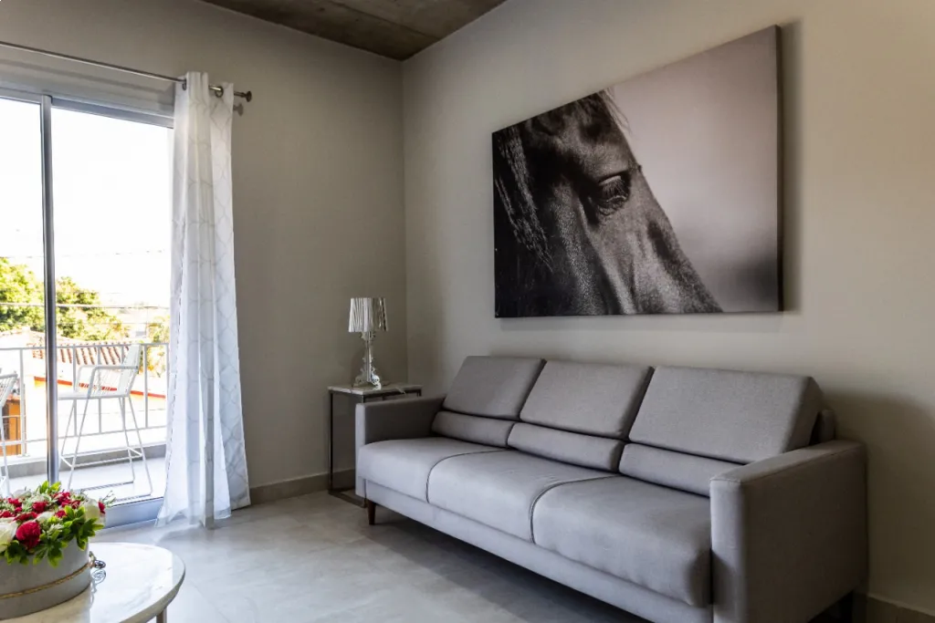DEPARTAMENTO DE 2 DORMITORIOS CON DOS BAÑOS - EDIFICIO MARLIN LUQUE UNIDAD 1E — foto 2