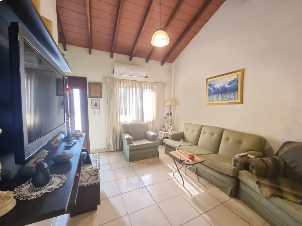 Vendo hermosa casa en Luque Cuarto Barrio! — foto 2