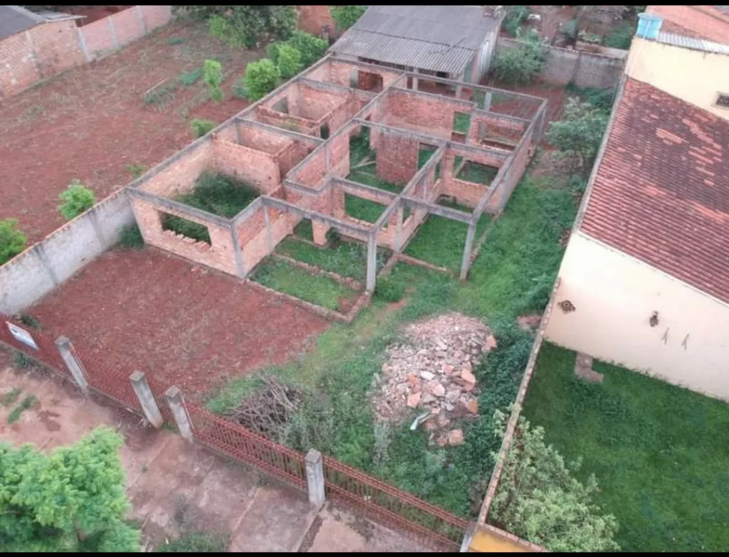 Terreno con construcción en el Barrio San Jose — foto 3