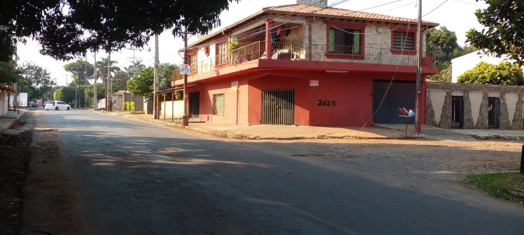 VENDO ESTA CASA EN ESQUINA — foto 2