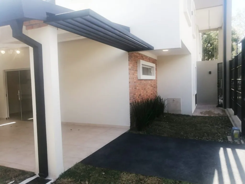 VENDO DUPLEX EN BARRIO SEMINARIO DE ASUNCION — foto 3