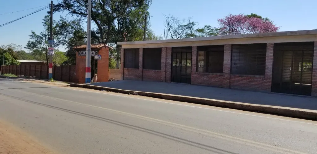 En Ñemby 4200 m2 y 4 salones comerciales especial para supermercado c sub-suelo s Avda. — foto 2
