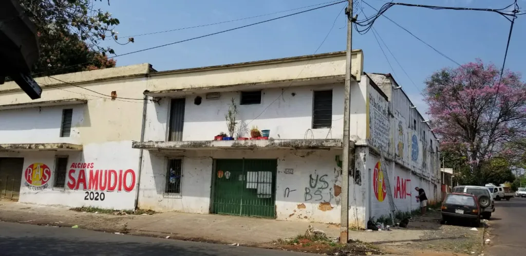 Local comercial de 2 niveles s Soldado Ovelar y 11 de Setiembre Fdo. de la Mora Zona Sur — foto 2