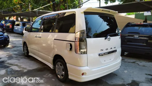 Toyota Noah 2005 — foto 8
