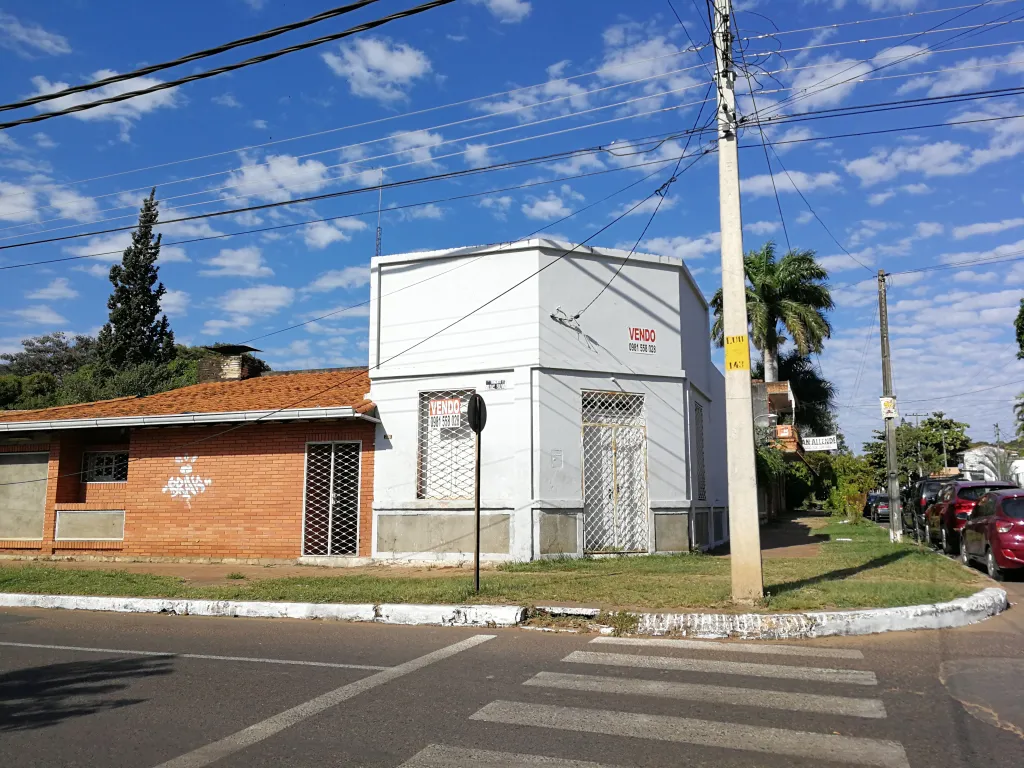 Casa en esquina Luque zona Comercial, superficie 780 m2 — foto 3