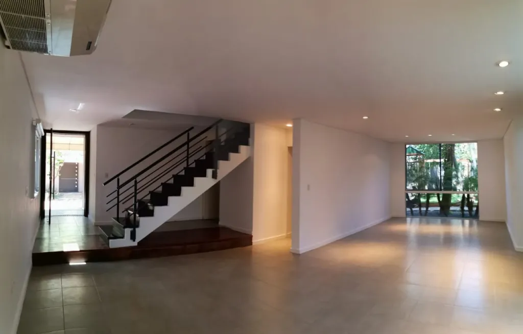 📌VENDO AMPLIA CASA EN BARRIO CERRADO‼️COD 0489 — foto 2