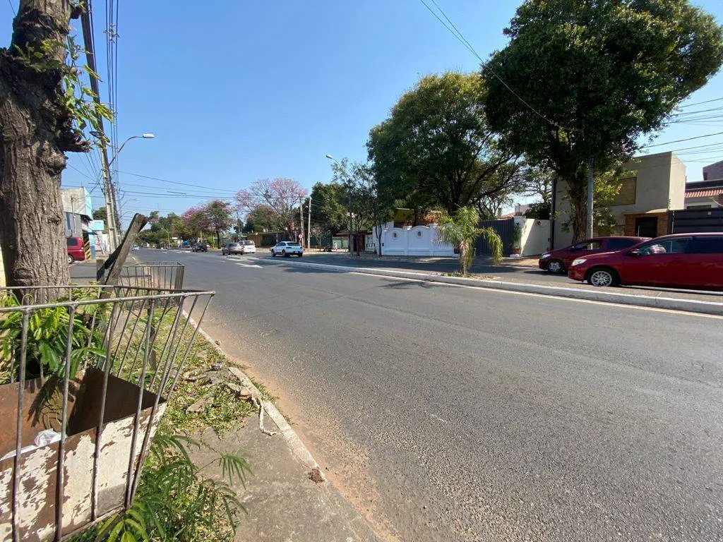 VENTO TERRENO SOBRE AVENIDA CHOFERES DEL CHACO — foto 2