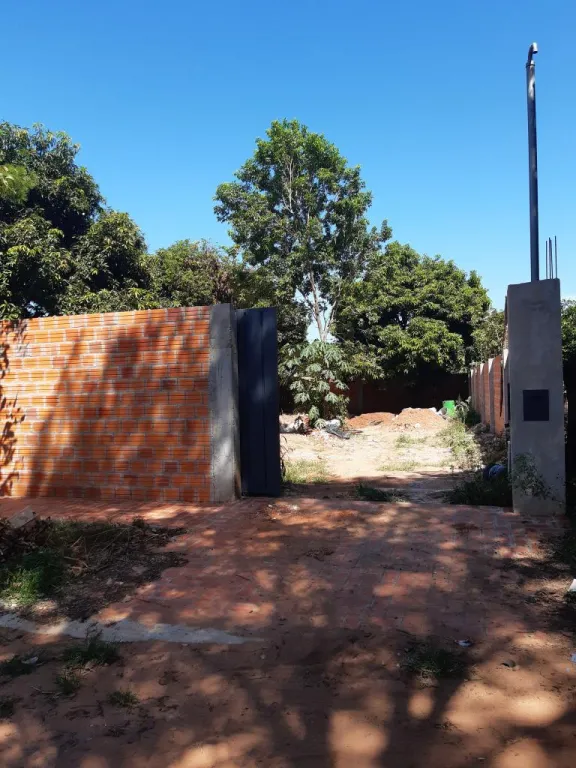 VENDO EN SAN LORENZO, BARRIO MITAÍ, LOTE TODO AMURALLADO DE 13 X 30 M, A 200 M DE ASFALTO — foto 3