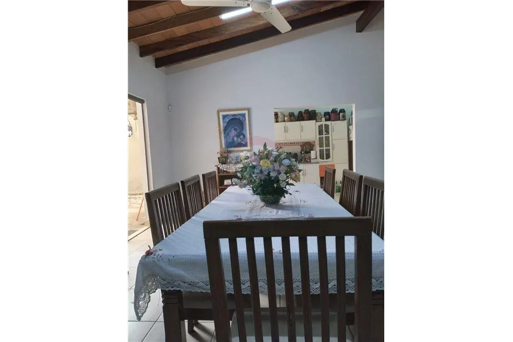 HERMOSA CASA EN BARRIO HIPODROMO — foto 2
