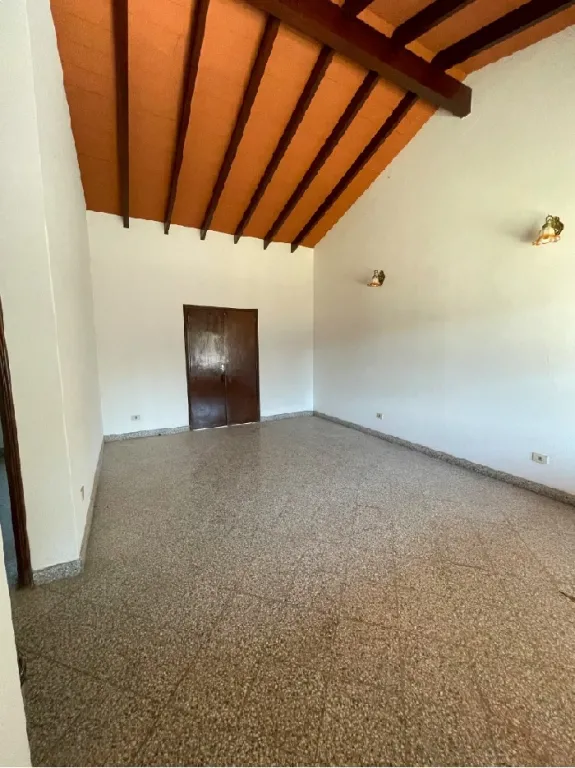 Hermosa Propiedad - Avda. Las Residentas Areguá — foto 3