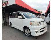 TOYOTA NOAH BLANCO AÑO 2003 CAJA AUTOMÁTICA TITULO CV