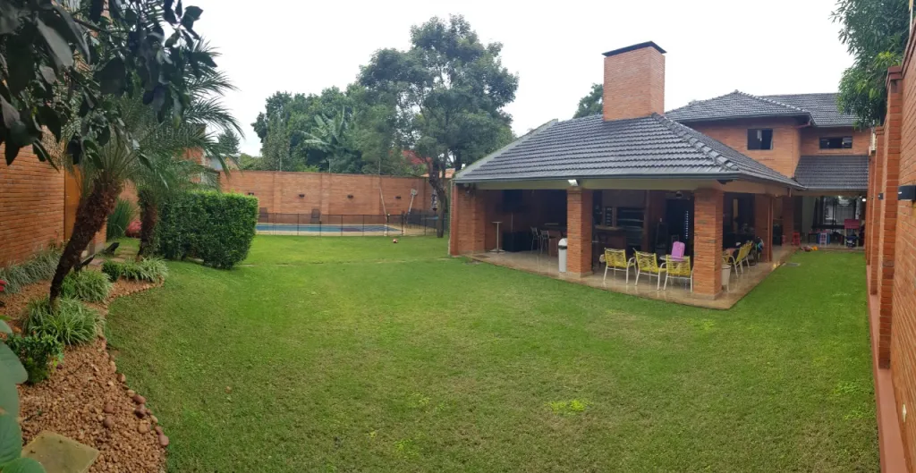 VENDO LUJOSA RESIDENCIA EN BARRIO NAZARETH 635,000 USD — foto 2