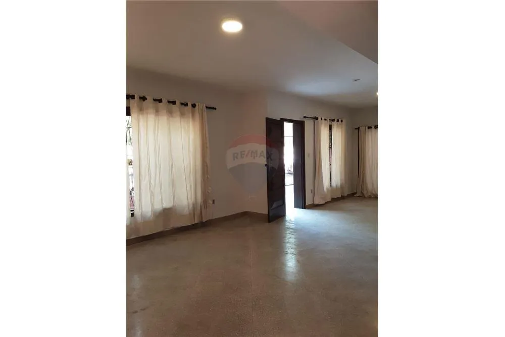 AMPLIA RESIDENCIA PARA OFICINA — foto 2